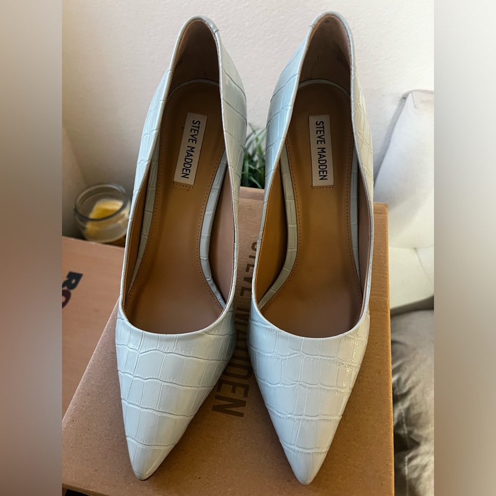 Baby blue croc Steve Madden DAISEE heels